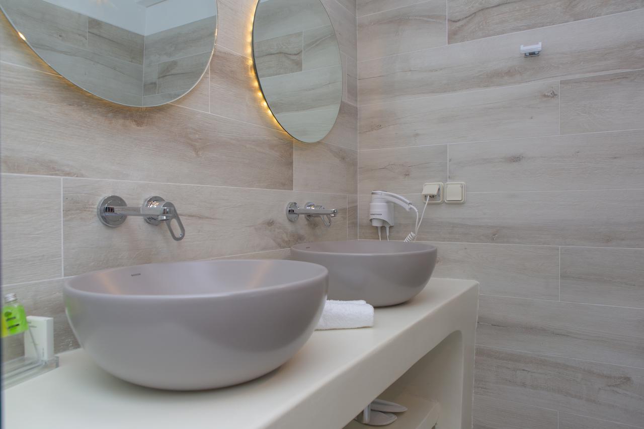 Naxos Riviera Suites Naxos City Exteriör bild